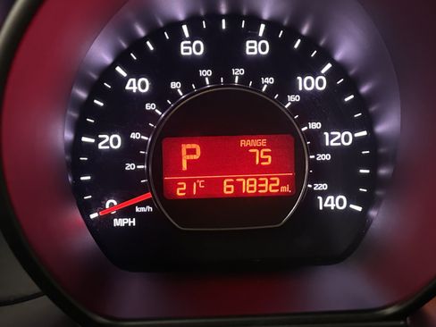 Used 2016 Kia Soul ! w/ Umber Package 1 FWD image 16