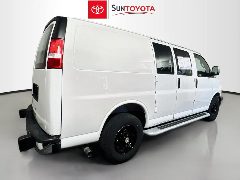 Used 2025 Chevrolet Express 2500 w/ Driver Convenience Package RWD image 4