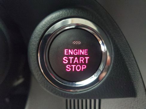 Used 2025 Subaru Crosstrek 2.5i Limited w/ Crosstrek Mirror Package image 21