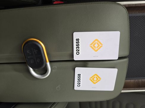 Used 2023 Rivian R1T Adventure image 29