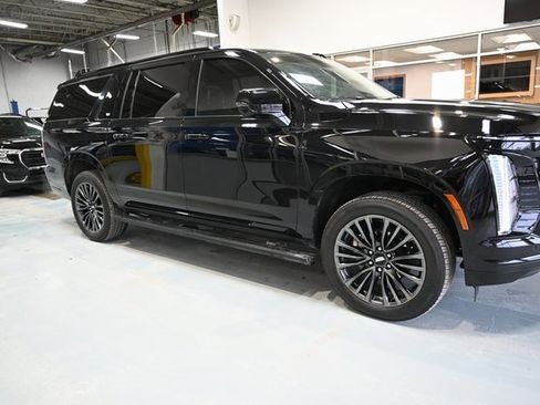 Used 2025 Cadillac Escalade ESV Sport Platinum w/ LPO, Floor Liner Package image 10