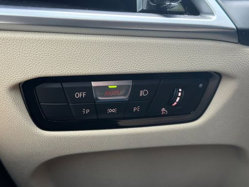 Certified 2025 BMW 330i xDrive Sedan w/ Premium Package image 36