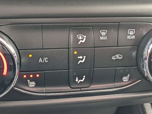 Certified 2023 Chevrolet TrailBlazer LT FWD image 21