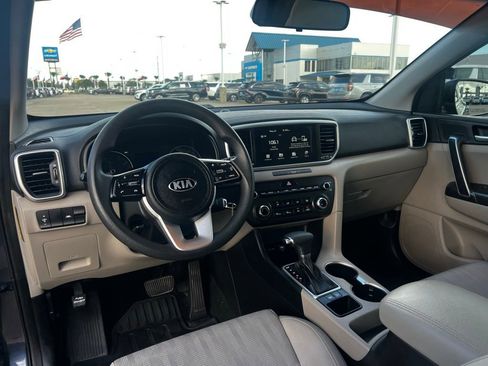 Used 2020 Kia Sportage LX FWD image 14