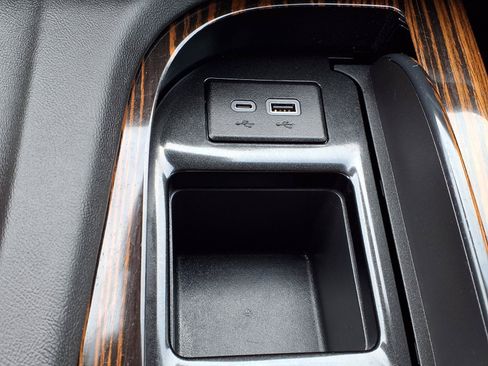 Used 2024 Cadillac Escalade ESV Premium Luxury w/ LPO, Floor Liner Package AWD/4WD image 17