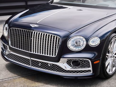 Used 2021 Bentley Flying Spur V8 AWD/4WD image 6