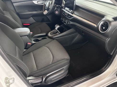 Used 2024 Kia Forte LXS image 28