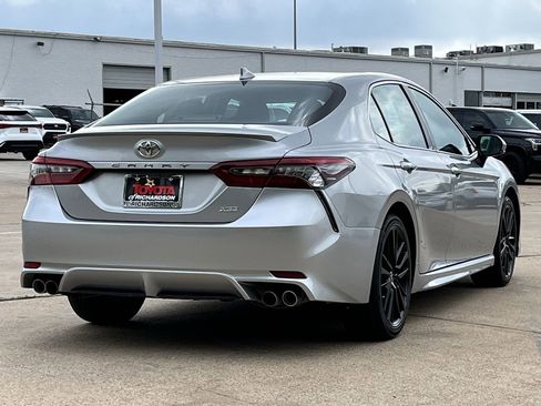 Used 2024 Toyota Camry XSE FWD image 4