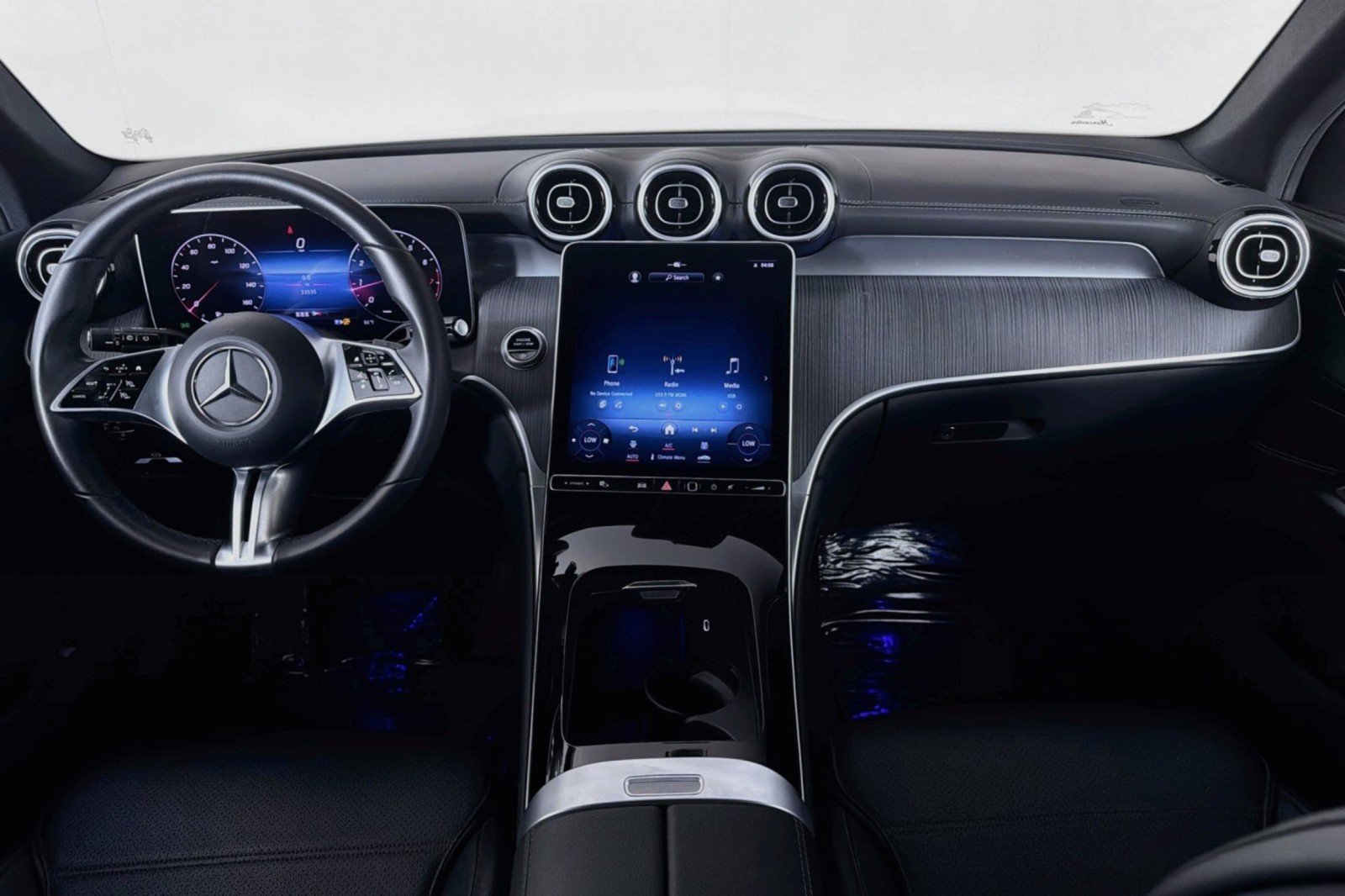 Certified 2024 Mercedes-Benz GLC 300 image 6