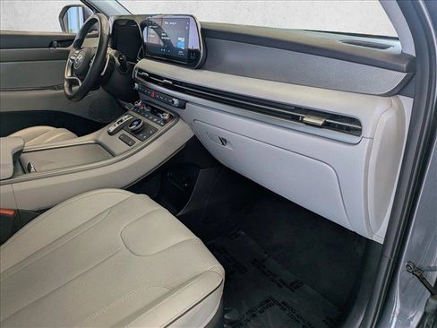 Used 2025 Hyundai Palisade SEL FWD image 29
