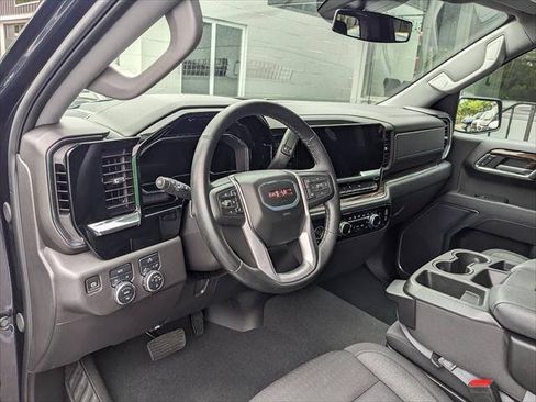 Used 2024 GMC Sierra 1500 Elevation AWD/4WD image 10