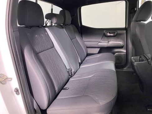 Certified 2019 Toyota Tacoma TRD Sport AWD/4WD image 9
