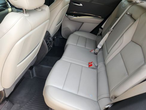 Used 2020 Cadillac XT4 Premium Luxury FWD image 13