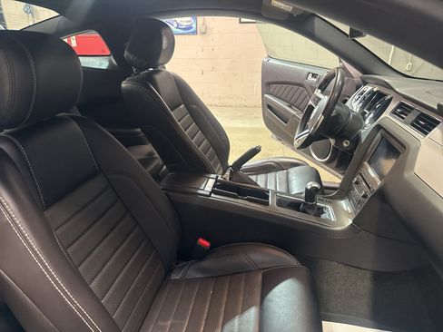 Used 2013 Ford Mustang Premium w/ Electronics Pkg RWD image 22