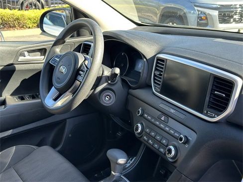 Used 2022 Kia Sportage LX image 32
