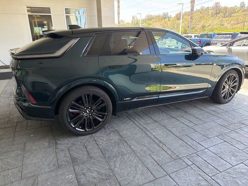 Used 2026 Cadillac Lyriq V AWD/4WD image 6