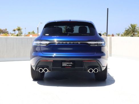 Certified 2025 Porsche Macan AWD/4WD image 9