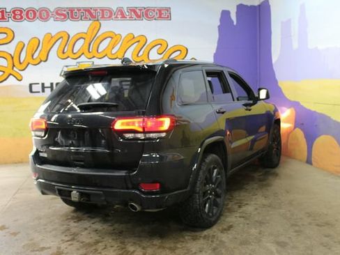 Used 2021 Jeep Grand Cherokee Altitude AWD/4WD image 7