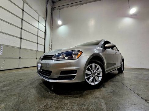 Used 2016 Volkswagen Golf S FWD image 32