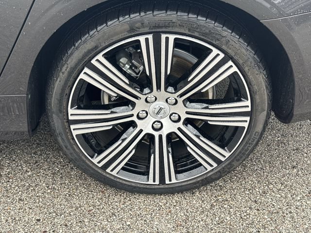 Used 2025 Volvo S90 B6 Plus AWD/4WD image 33