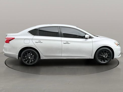Used 2019 Nissan Sentra S w/ Appearance Package image 7