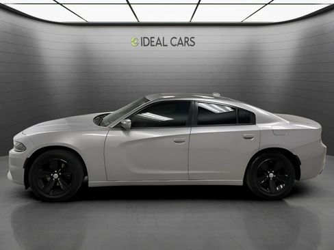 Used 2016 Dodge Charger SXT RWD image 8
