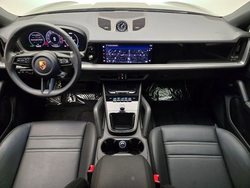 Used 2024 Porsche Cayenne Coupe AWD/4WD image 23