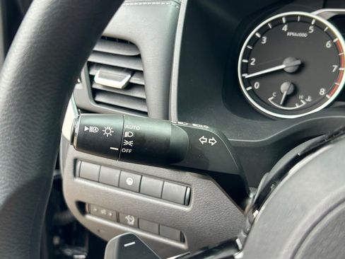 Used 2023 Nissan Rogue SV FWD image 20