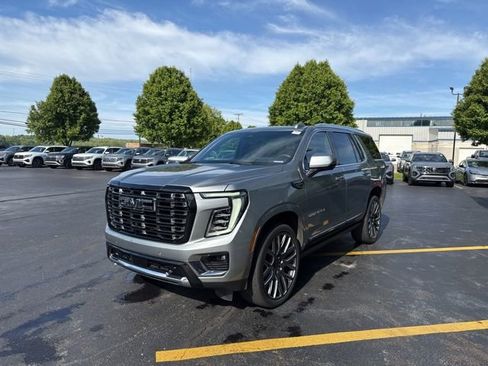 Used 2025 GMC Yukon Denali Ultimate AWD/4WD image 3