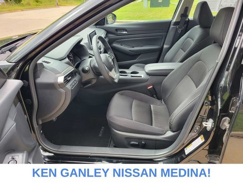 Certified 2025 Nissan Altima 2.5 SV FWD image 36