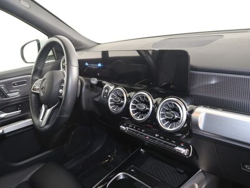 Used 2023 Mercedes-Benz GLB 250 4MATIC image 46
