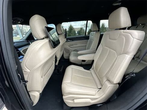 Used 2023 Jeep Grand Cherokee L Limited w/ Luxury Tech Group II image 20