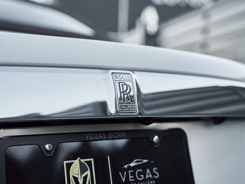 Used 2017 Rolls-Royce Dawn image 12