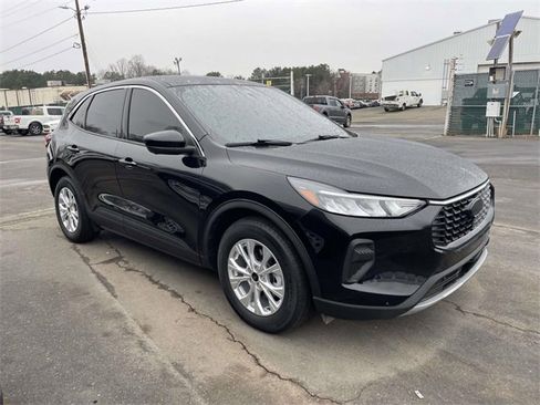 Certified 2023 Ford Escape Active w/ Tech Pack #2 image 1