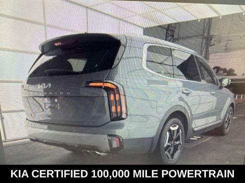 Certified 2023 Kia Telluride EX w/ EX Captain's Chair Package FWD image 2