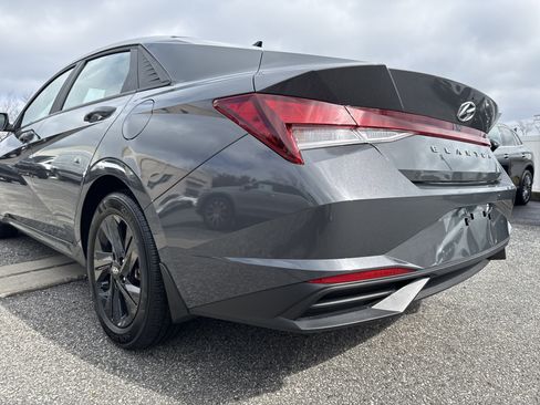 Certified 2023 Hyundai Elantra SEL image 5