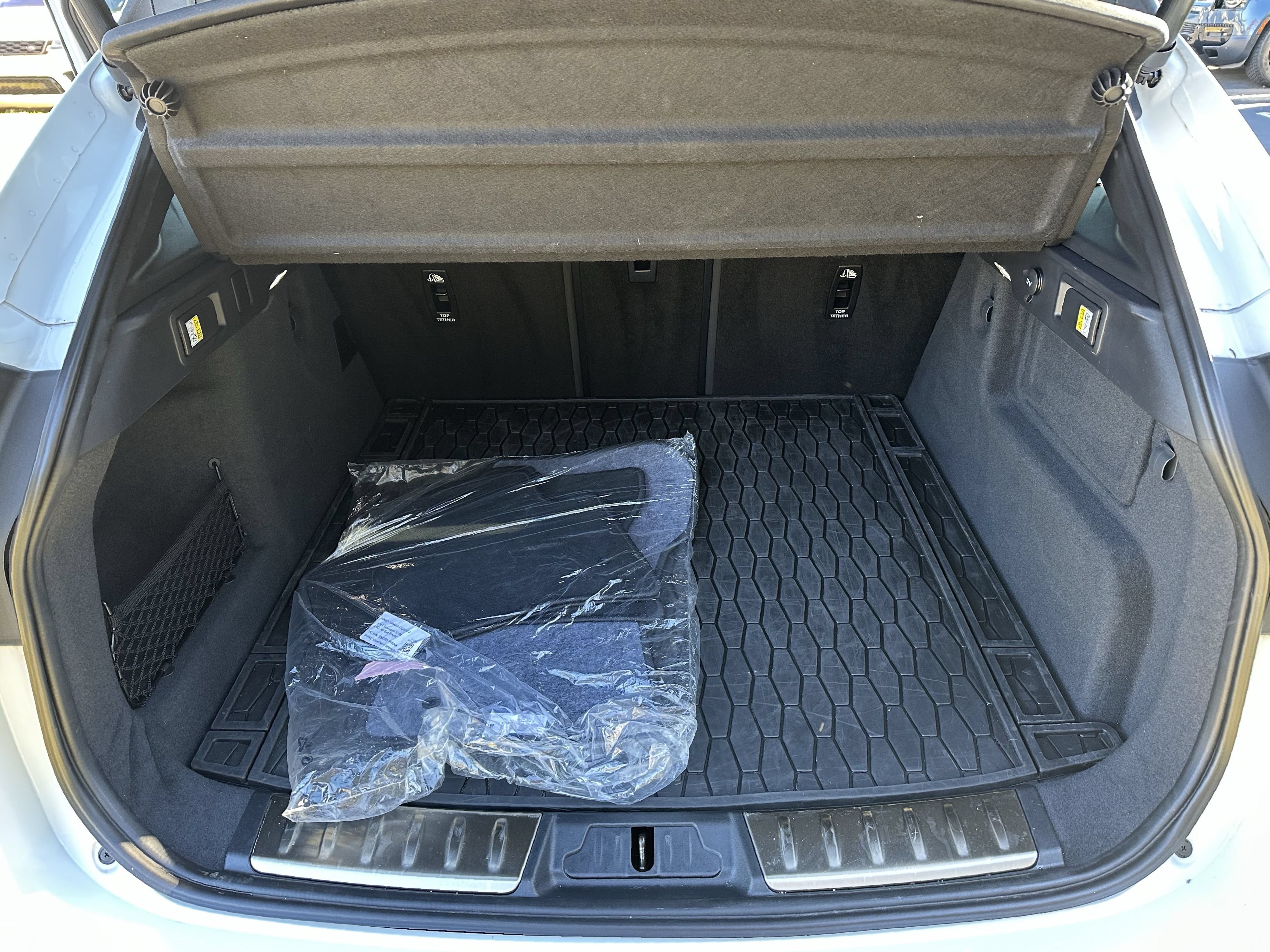Certified 2026 Jaguar F-PACE R-Dynamic S AWD/4WD image 34