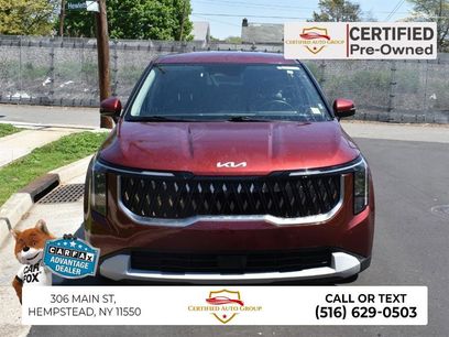 Used 2025 Kia Carnival