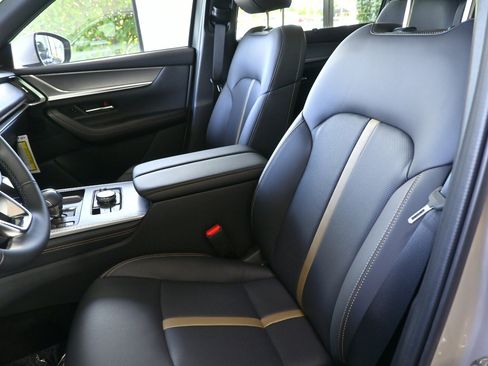 New 2025 MAZDA CX-90 Plug-In Hybrid w/ Premium Plus image 11