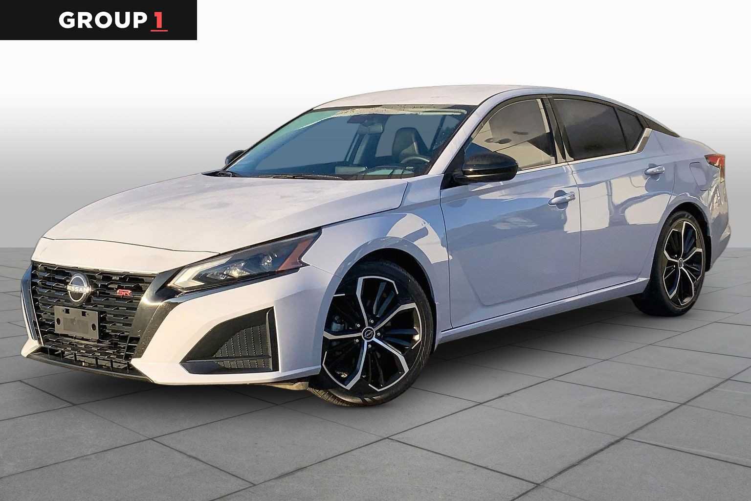Used 2024 Nissan Altima 2.5 SR FWD image 1