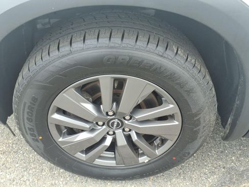 Used 2025 Nissan Pathfinder SV AWD/4WD image 6