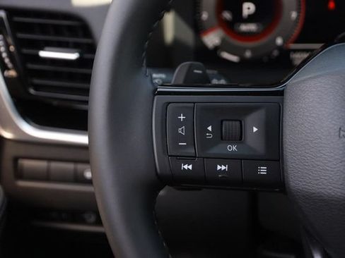 Certified 2025 Nissan Rogue SL w/ Tech Package AWD/4WD image 13