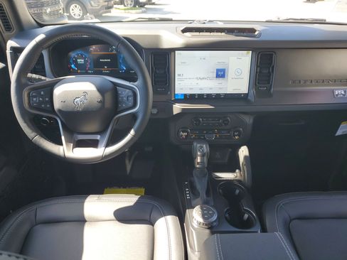 New 2025 Ford Bronco Badlands image 13