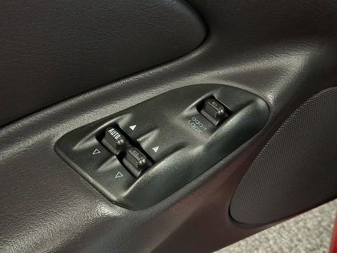 Used 2000 Plymouth Prowler image 24