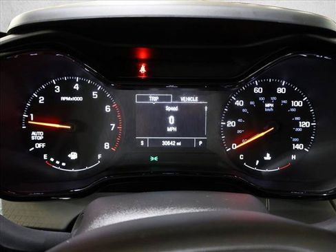 Used 2024 Chevrolet Trax LS w/ LS Convenience Package FWD image 16