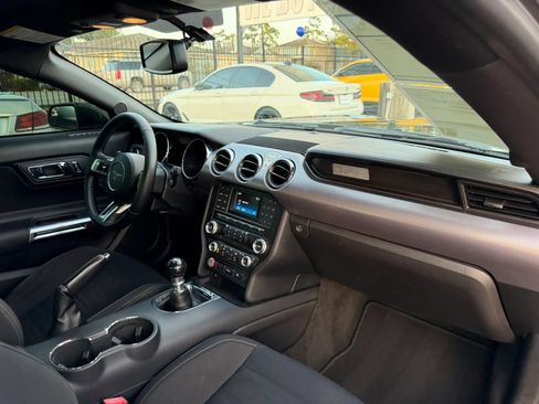 Used 2017 Ford Mustang GT RWD image 22