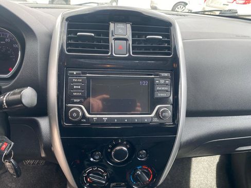 Used 2017 Nissan Versa SV w/ SV Special Edition Package image 12