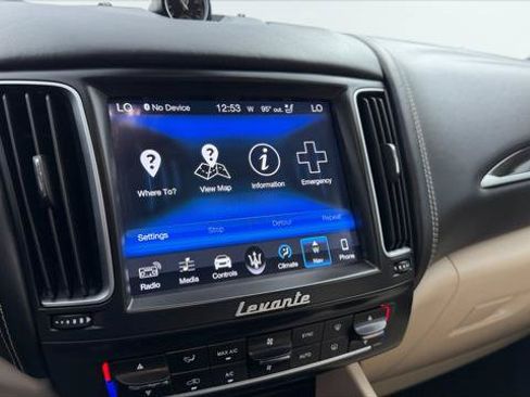 Used 2018 Maserati Levante GranLusso AWD/4WD image 31