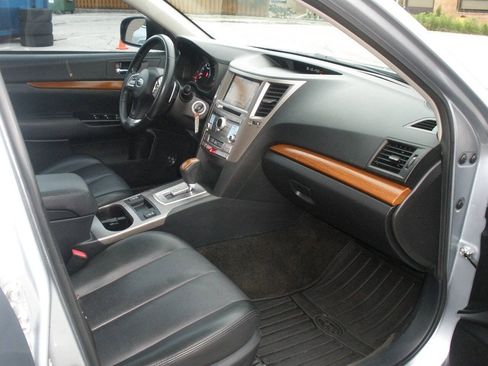 Used 2013 Subaru Outback 2.5i Limited AWD/4WD image 27