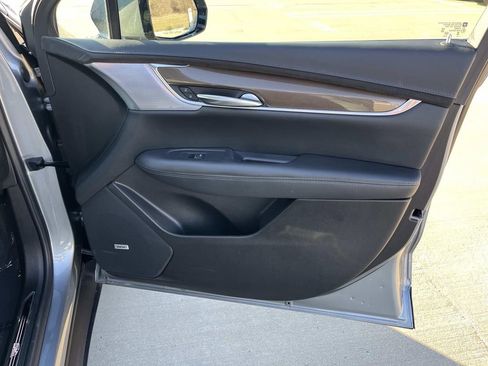 Certified 2024 Cadillac XT5 Sportv w/ Platinum Package image 22